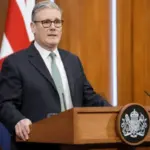 “Jeni të vjetër, nuk keni një marinë të vërtetë”/ Starmer i përgjigjet deklaratës së Trump: Thoni ç’të doni, Britania nuk përfshihet në luftë