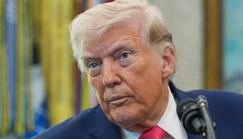 Pas dështimit të negociatave  reagon Trump  Marina jonë do të bllokojë të gjitha anijet që hyjnë ose dalin nga Ngushtica e Hormuzit