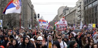 Studentët protestues në Serbi publikojnë memorandum për Kosovën: Nuk duan pavarësinë e saj