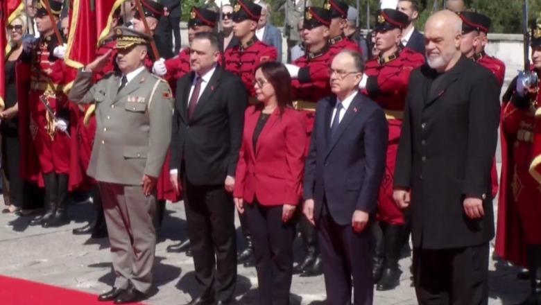 Dita e Dëshmorëve  Përkujtohen të rënët e Shqipërisë  Begaj e Rama homazhe te memoriali  Nëna Shqipëri 
