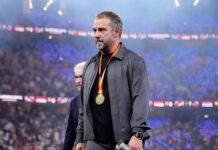 Trajneri Hansi Flick humbet të atin pak orë përpara El Clasicos kundër Real Madridit
