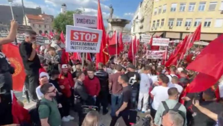  Nuk dorëzohemi  studentët shqiptarë protestojnë në Shkup  Gjuha shqipe është një e drejtë që na takon