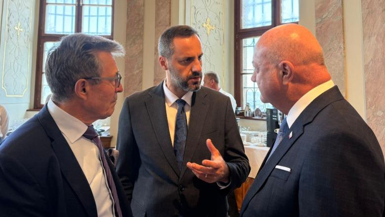Lamallari takohet me Kancelarin e Austrisë dhe ish Sekretarin e Përgjithshëm të NATO s  Shqipëria ka bërë progres  mbështetje për integrimin në BE