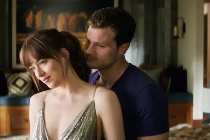 220524160439_50shadesofgrey-1536x1024-1-750x500