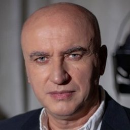 Nga  paprekshmëria  e politikës tek  paprekshmëria  e drejtësisë