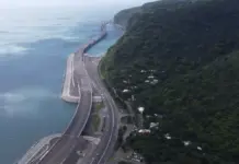 Autostrada mbi det që kushton 200 milionë euro për kilometër, projekti gjigant që po sfidon oqeanin në ishullin francez