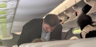 Balla i ‘bën’ foto Bashës në avion!