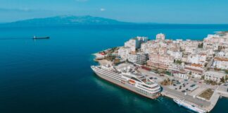 Kroçiera luksoze “Le Boréal” në portin e Sarandës, mbërrijnë 200 turistë