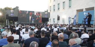Salianji pas takimit të opozitës në Tiranë: Farsa nuk mund të zëvendësojë demokracinë