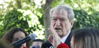 Pas sulmeve të Berishës, gazetarja i përgjigjet: Emri yt dhe i familjes vijon të jetë në listën “non grata”