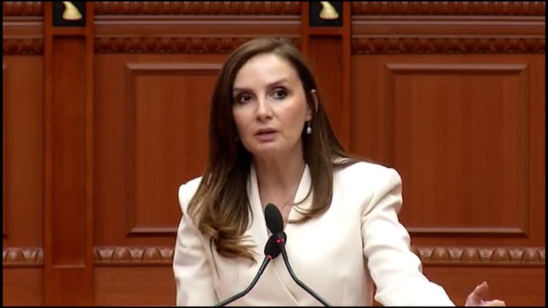 Çmimi i karburantit  Tabaku  Nafta në Shqipëri nuk kontrollohet nga tregu por 