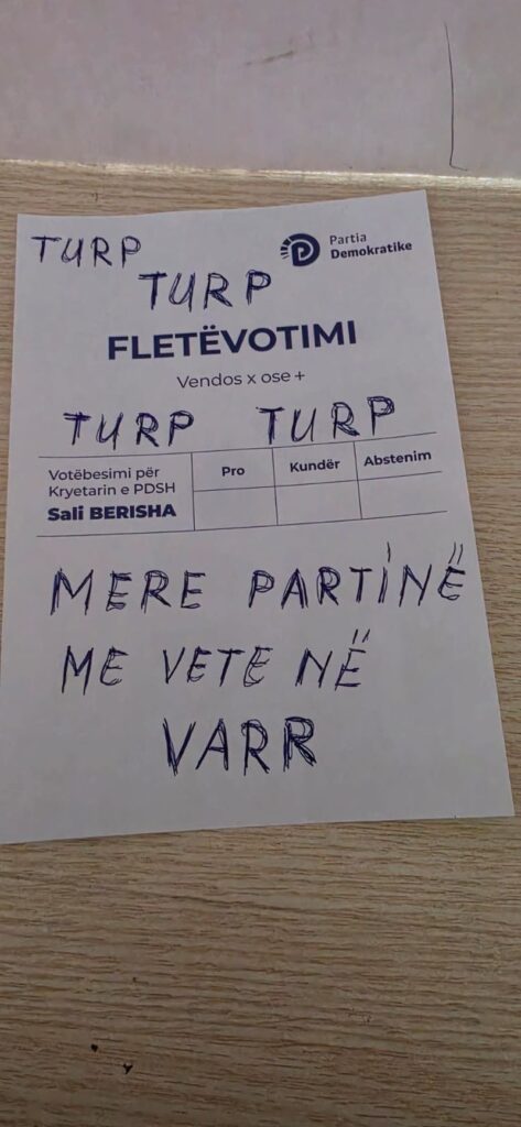 Demokratët shprehin  vullnetin   Sali  merre partinë me vete në varr