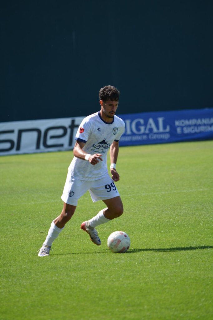 Leo Ballhysa  lideri që shpëtoi Kukësin  Talenti që shkroi historinë në Kategorinë e parë  gati për hapin e madh në karrierë