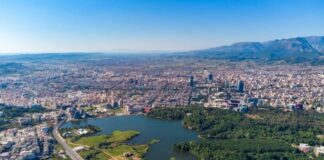Shqipëria në qendër të itinerarit turistik të Ballkanit, “La Vanguardia” vlerëson Tiranën dhe Shkodrën