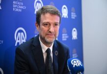 Hoxha: Shqipëria nuk do ta zgjasë marrëveshjen e migracionit me Italinë përtej vitit 2030