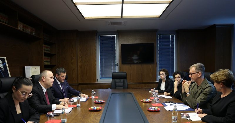 Delegacioni i BE vizitë në Gjykatën e Posaçme  Zyrat e GJKKO të ndërtuara me  lekët  e kriminelëve  rikonstruktimi nga asetet e konfiskuara