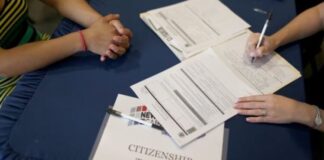 Ndryshojnë rregullat për marrjen e kartës jeshile në SHBA, aplikantët duhet të largohen nga SHBA gjatë procesit