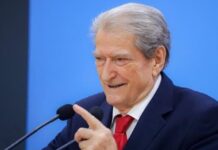 Jo vetëm shkrimin e fjalimeve, Berisha ia lë “ringritjen” e partisë në dorë ChatGPT-së, PD prezanton sot Departamentin e IA