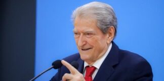 Jo vetëm shkrimin e fjalimeve, Berisha ia lë “ringritjen” e partisë në dorë ChatGPT-së, PD prezanton sot Departamentin e IA