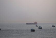 Kina transportoi naftë iraniane përmes Hormuzit, Trump: E lejuam ne