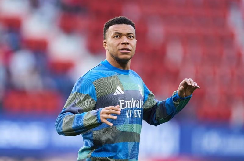Prapaskena e L Equipe  Kylian Mbappé gjithmonë e më i izoluar  në Madrid ka marrëdhënie vetëm me lojtarët nga Franca