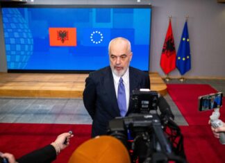 Kush Pret me Shpresë, Pret pa Fund – Mirazhi i Brukselit