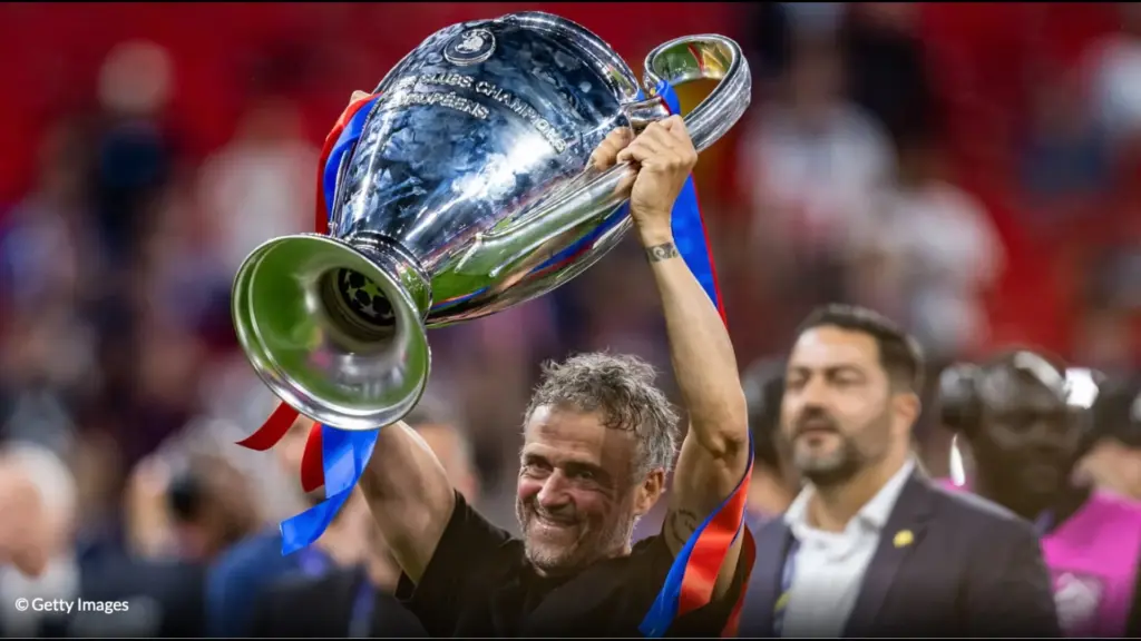 Personazhi Luis Enrique  trajneri që hyri në klubin ekskluziv të 3 trofeve Champions me Guardiolën  Zidane dhe Paisley