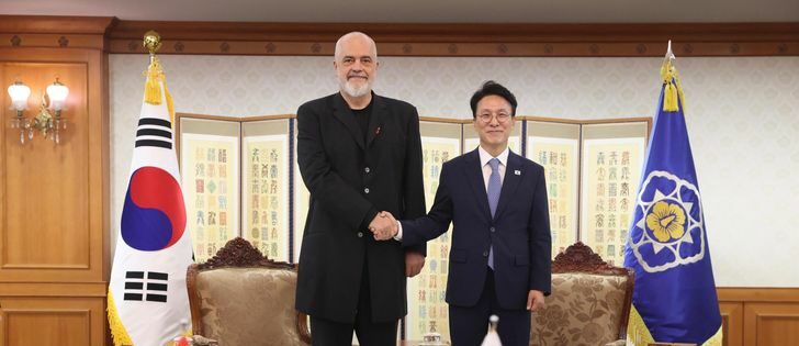 Rama në Seul  kryeministri koreano jugor me vlerësimet më të larta për ministren virtuale  Diella 