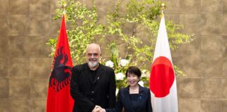 Rama takon homologen japoneze në Tokio, Sanae Takaichi