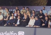 FOTOLAJM/ Rama pas takimit në Lezhë, “kapet” duke parë finalen e Padelit në Tiranë