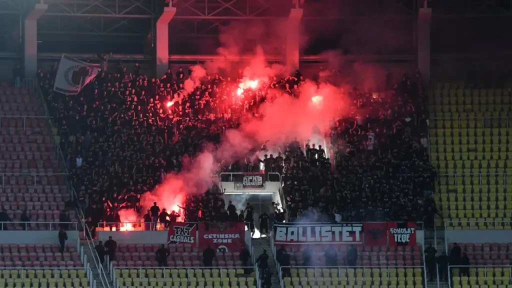 Pas protestave të studentëve  Ballistët e Tetovës  shkundin  Shkupin me Himnin Kombëtar të Shqipërisë