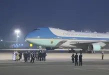 Një takim me rrezik të lartë me Xi Jinping, Donald Trump mbërrin në Kinë