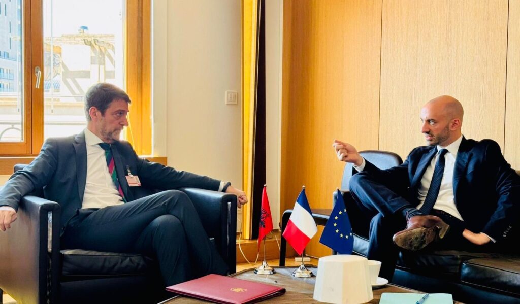 Ministri Hoxha takim me Ministrin Francez për Çështjet Evropiane  Mbështetje për anëtarësimin e Shqipërisë në BE  projekte konkrete në fusha strategjike