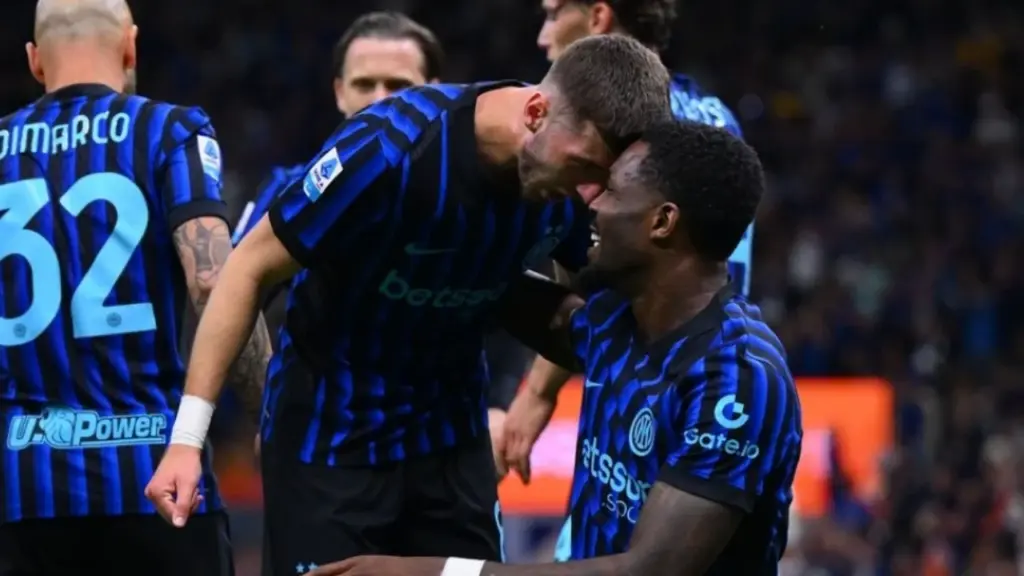 Inter kampion i Italisë  zikaltërit mundin Parmën në  San Siro  dhe bëjnë realitet titullin e 21 të