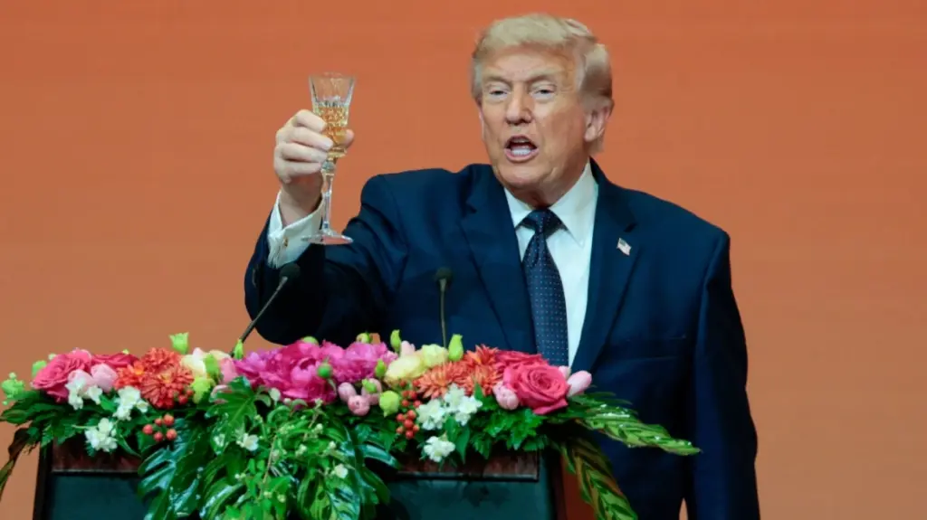 Trump në Kinë  Xi Jinping premtoi të ndihmojë me Iranin  të blejë naftë amerikane dhe 200 Boeing 737
