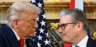 Trump godet Starmer, krizat që mund të rrëzojnë kryeministrin britanik dhe përplasja e re me SHBA-në