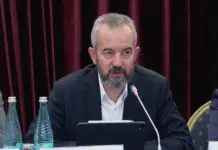 Celibashi kërkon depolitizim, kreu i KQZ: Komisionerët partiakë nuk garantojnë profesionalizëm në zgjedhje