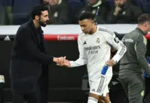 Kaos te Real Madrid: “Përplasen” në distancë Mbappé dhe Arbeloa, tension edhe në tribunë