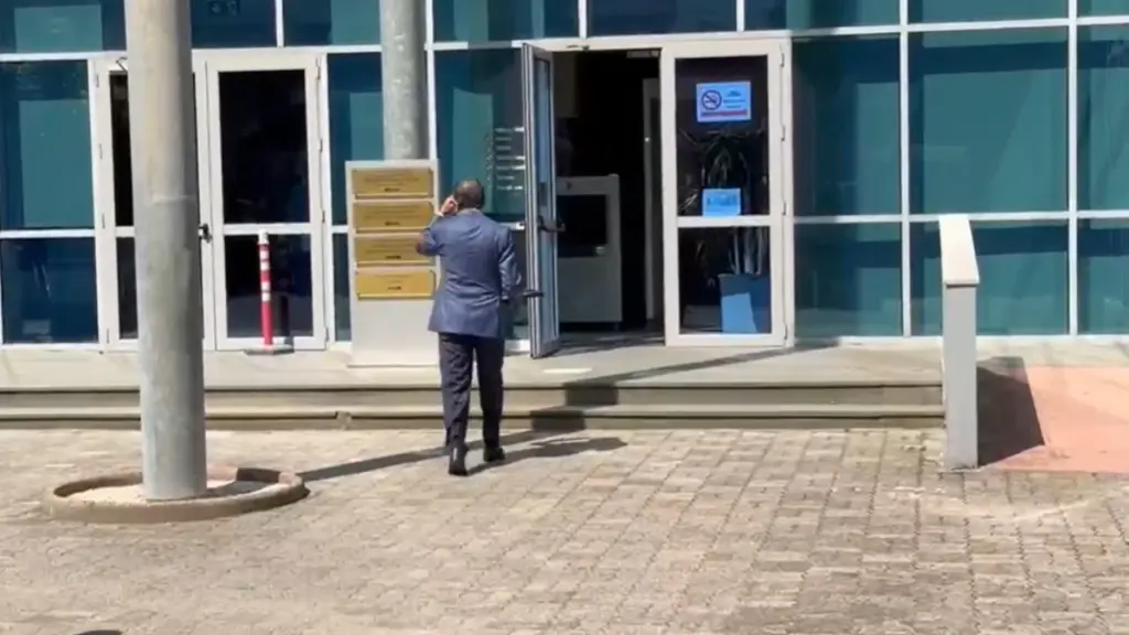 Ish ministri Genc Ruli paraqitet në Gjykatën e Posaçme  do të dëshmojë për dosjen  Partizani 