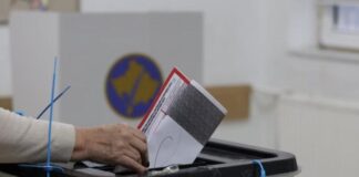 Kosova rikthehet te kutitë e votimit, zgjedhjet e treta brenda 16 muajsh! 2 mln qytetarë me të drejtë vote, pjesëmarrje e ulët në orët e para të mëngjesit
