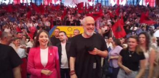 Socialistët festojnë 35-vjetorin e PS Elbasan, i pranishëm kryeministri Rama dhe qindra qytetarë! Mazniku: Partia jonë është si një pemë, forcën e ka te rrënjët