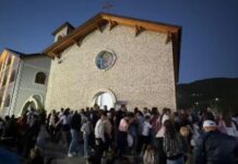 Festa e Shna Ndout, mijëra besimtarë kalojnë natën me lutje në kishën e Laçit