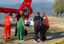 Dhunoi me shkop druri bashkëshorten në Pogradec, shoqërohet në polici 78-vjeçari