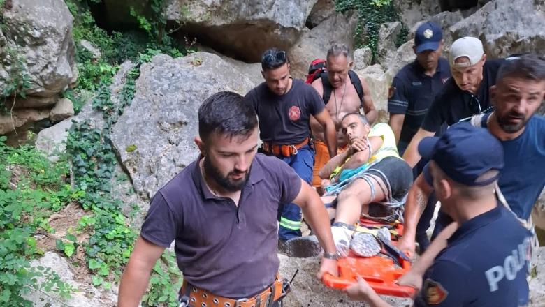 Shpëtohet çifti i bllokuar në Kanionin e Gjipesë  njëri prej turistëve transportohet në spital pas thyerjes së këmbës