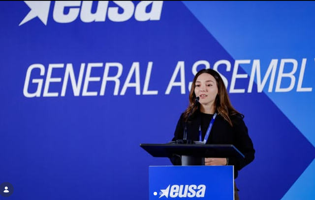 Helena Kaçe që hapi Kongresin e PS  thirrje neomalësores  Dorëzo Mandatin 