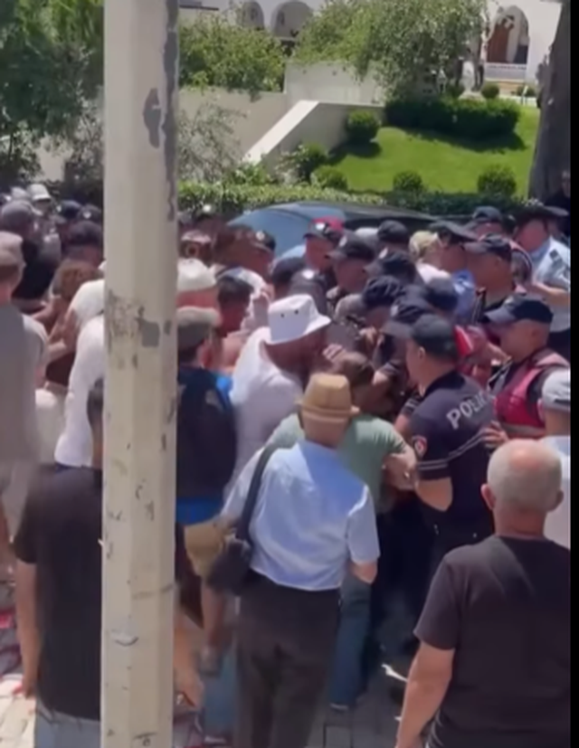 Pse protesta po kërkon përplasjen  