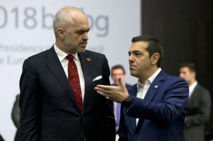 -800-0-1780315921xrama-tsipras-433