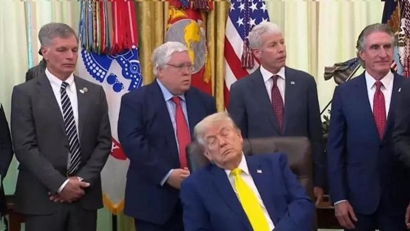 Nga Trump te Lotito  politika e përgjumur në korridoret e pushtetit