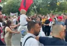 “Rama n’burg, Berisha n’burg”, protestuesit përplasen verbalisht me mbështetës të PD-së pranë selisë blu