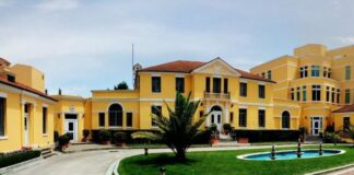 ‘Kam marrë kercënime në emrin tuaj’ – Ambasada e SHBA rrëzon pretendimet e protestuesit: Plotësisht të pavërteta